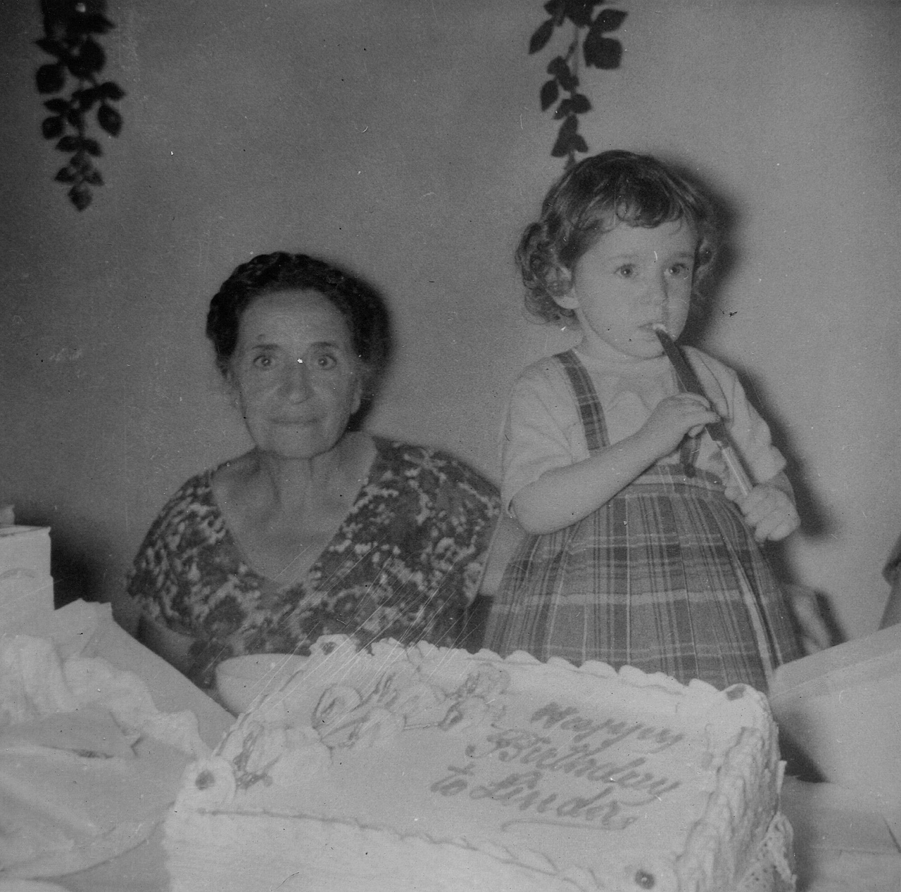 1956-09-17, 003, Linda, Grandma Frances