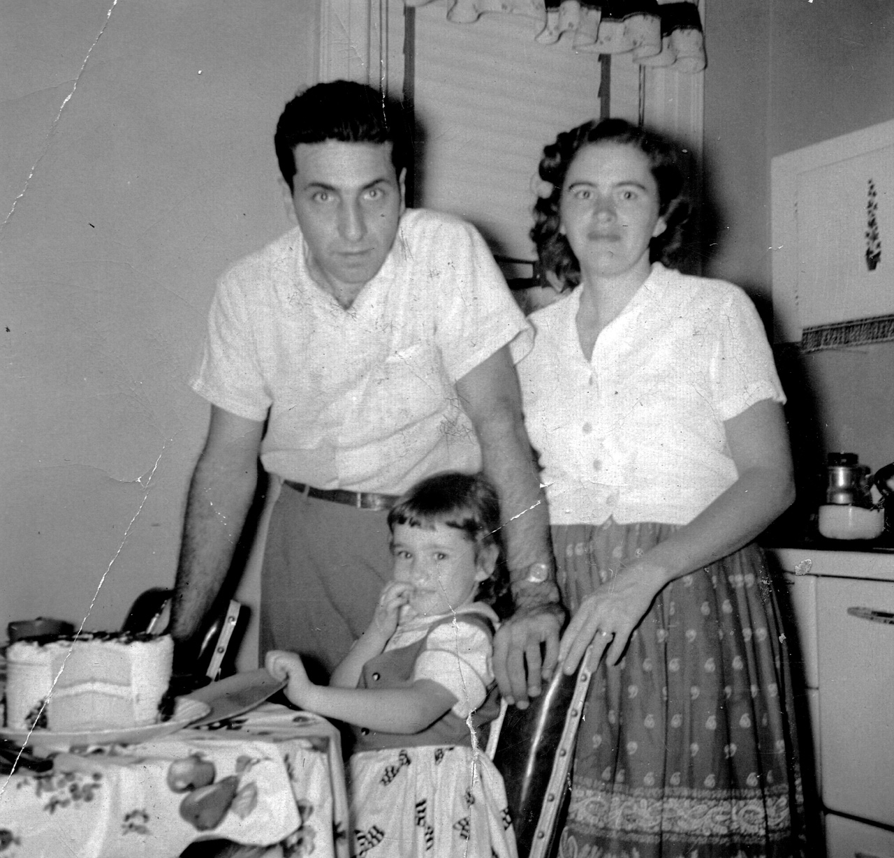 1957-09-17, 009, Linda, Mom, Dad