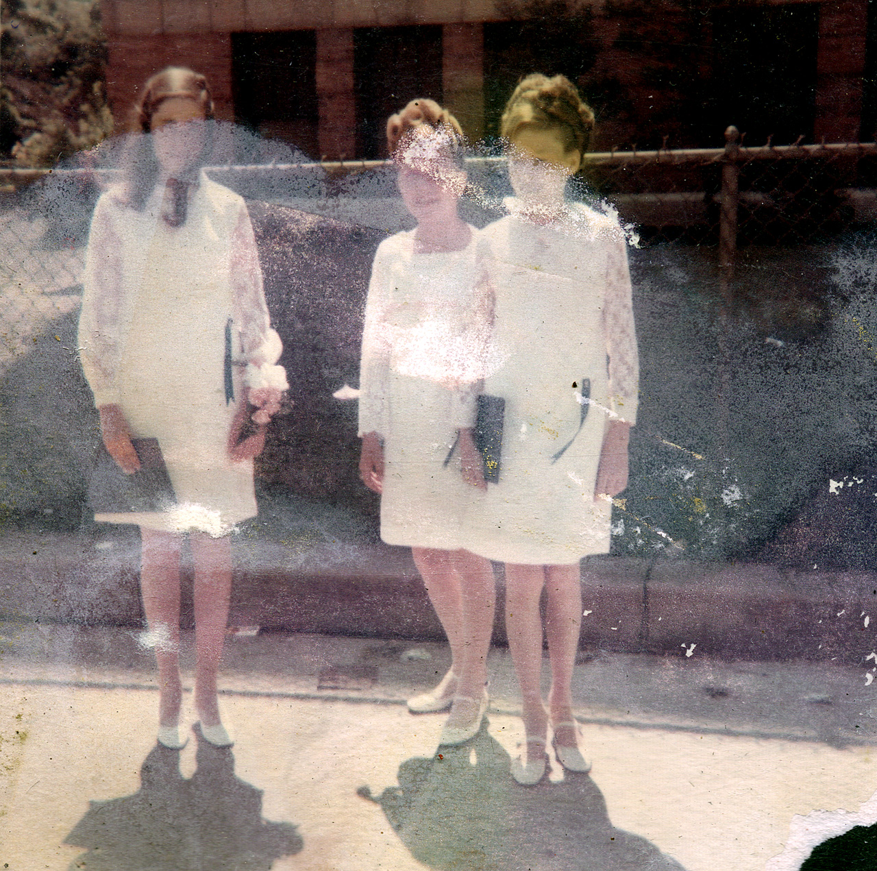 1968-06-00, 000, Linda, Nancy, Julie