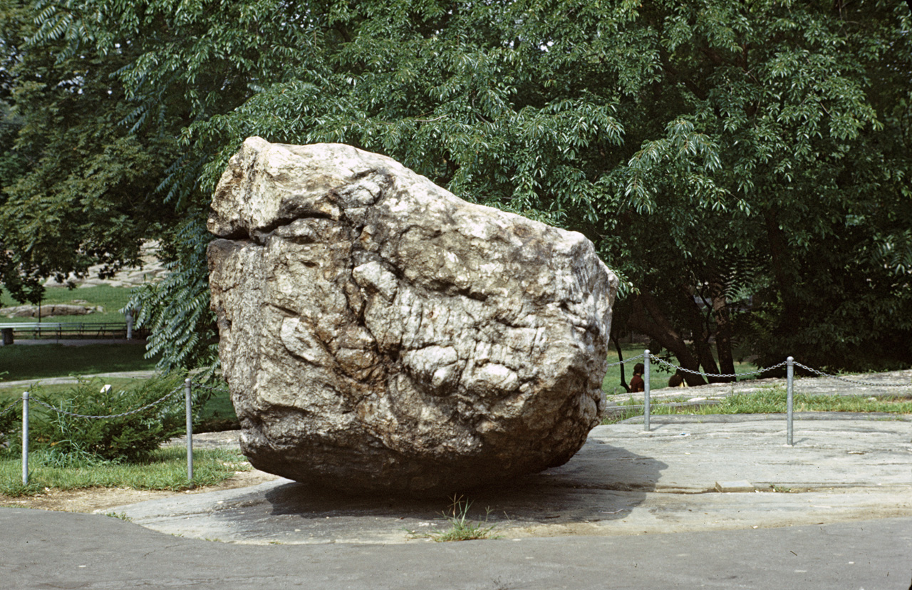 71-08-01, 005, Rolling Rock, Bronx Zoo, NY