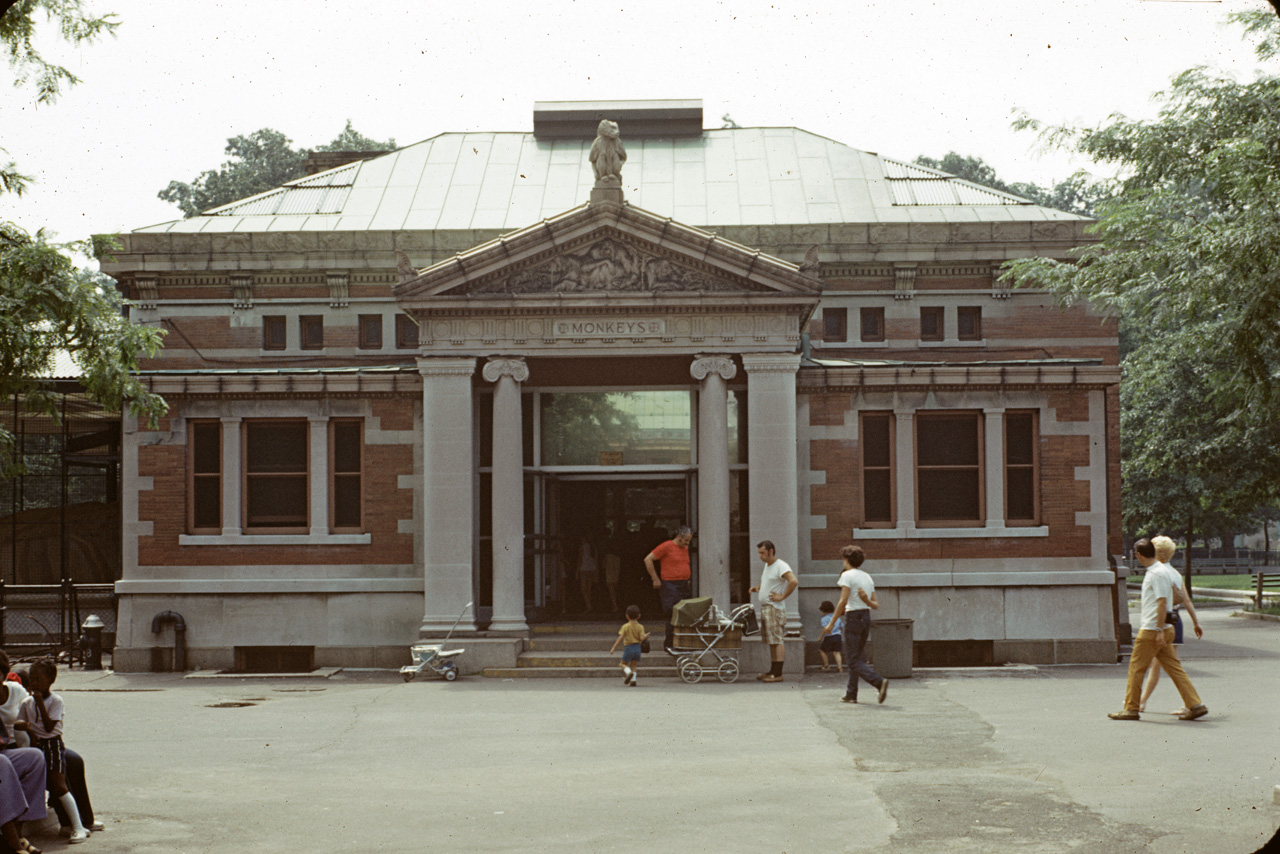 71-08-01, 121, Monkey House, Bronx Zoo, NY