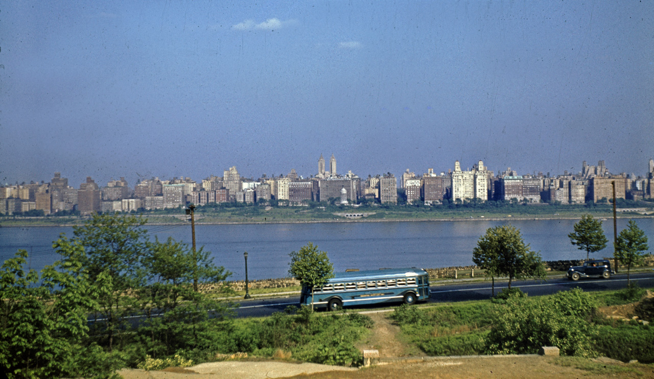 42-05-17, 13, View of NYC from Husdson County Park