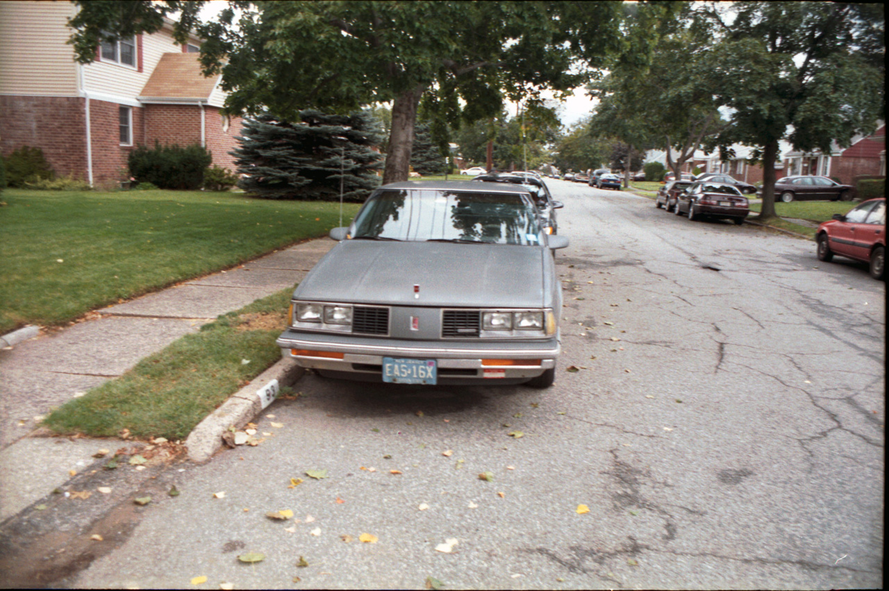 2000-09-24, 010, 1988 Olds Delta 88, Saddle Brook, NJ