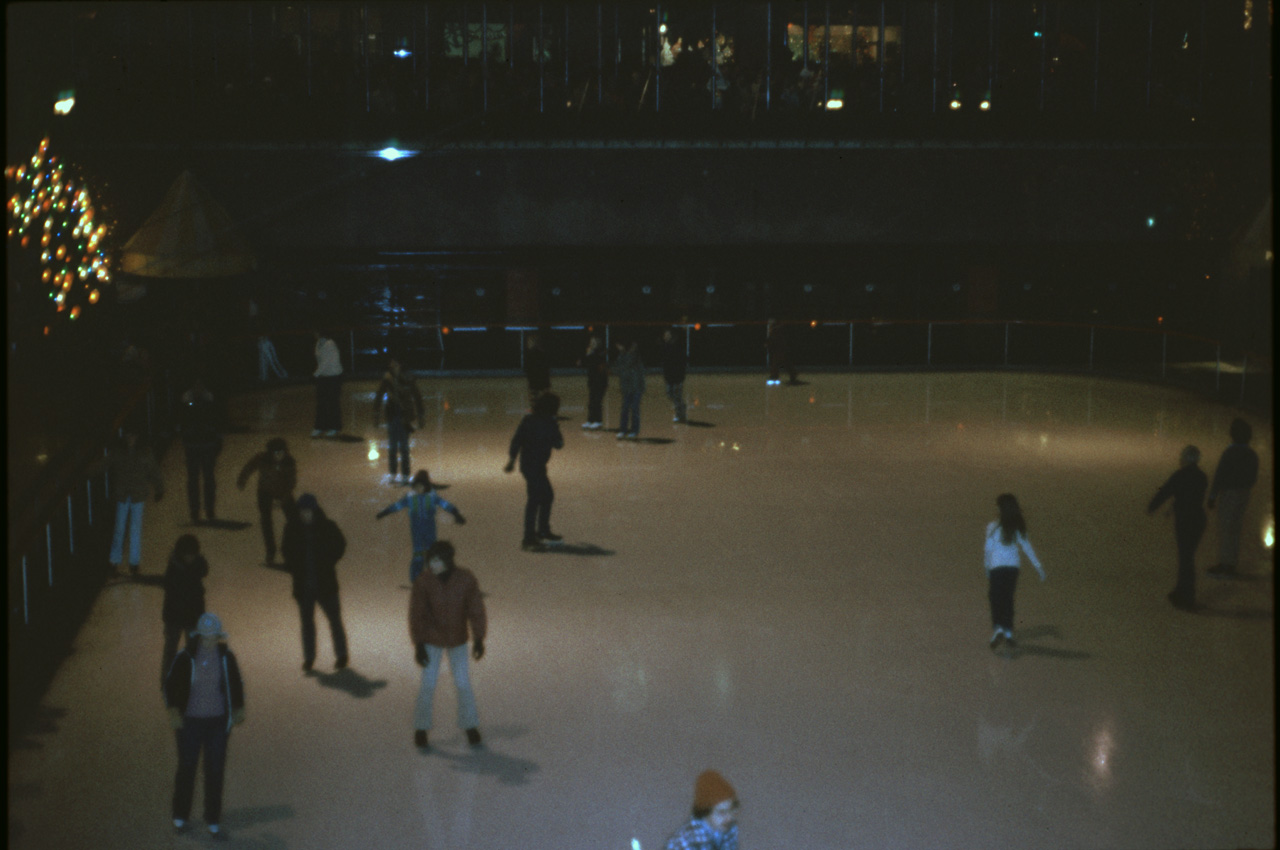 1976-01-01, 021, Ice Skating Rink at Rockefeller Center, NY