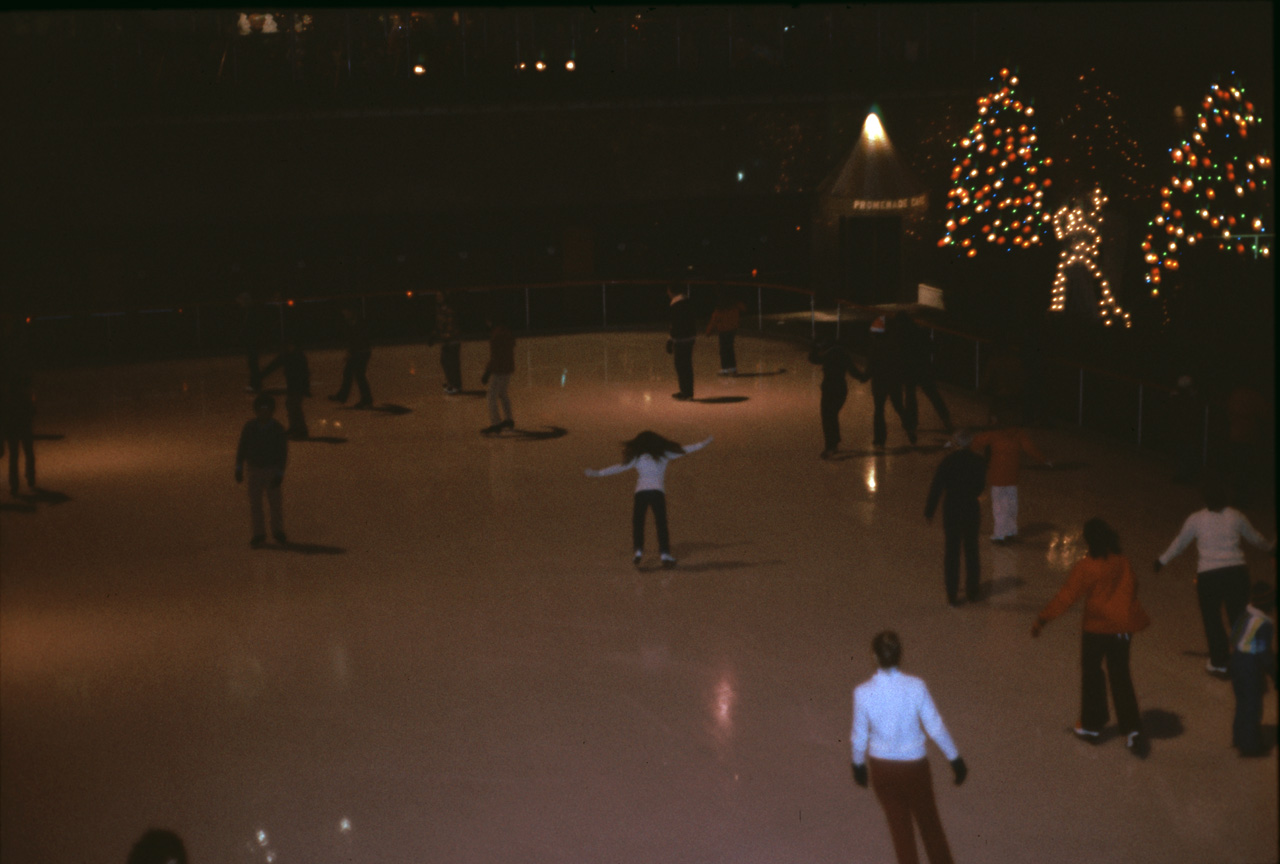 1976-01-01, 022, Ice Skating Rink at Rockefeller Center, NY