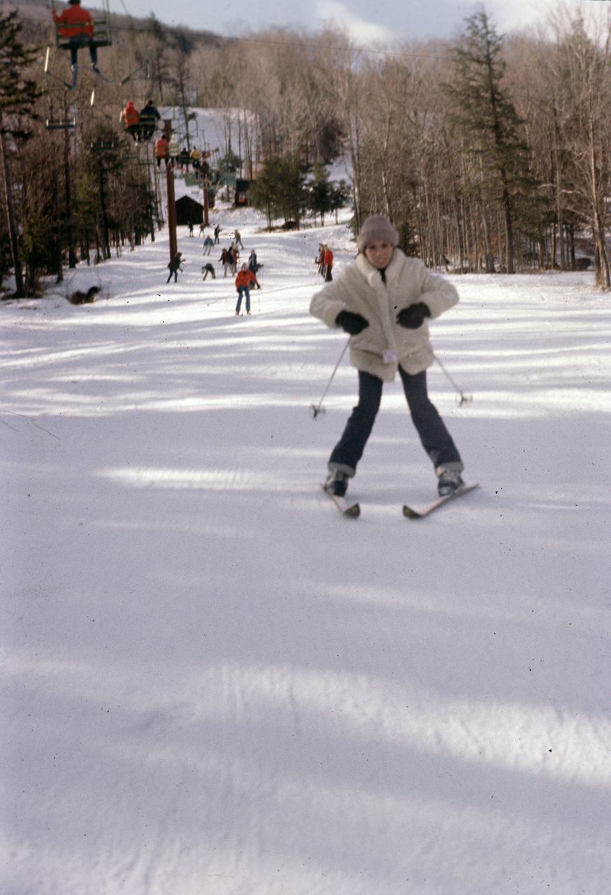 1976-01-01, 035, Linda Rodriguez, Hunter Mt, New York