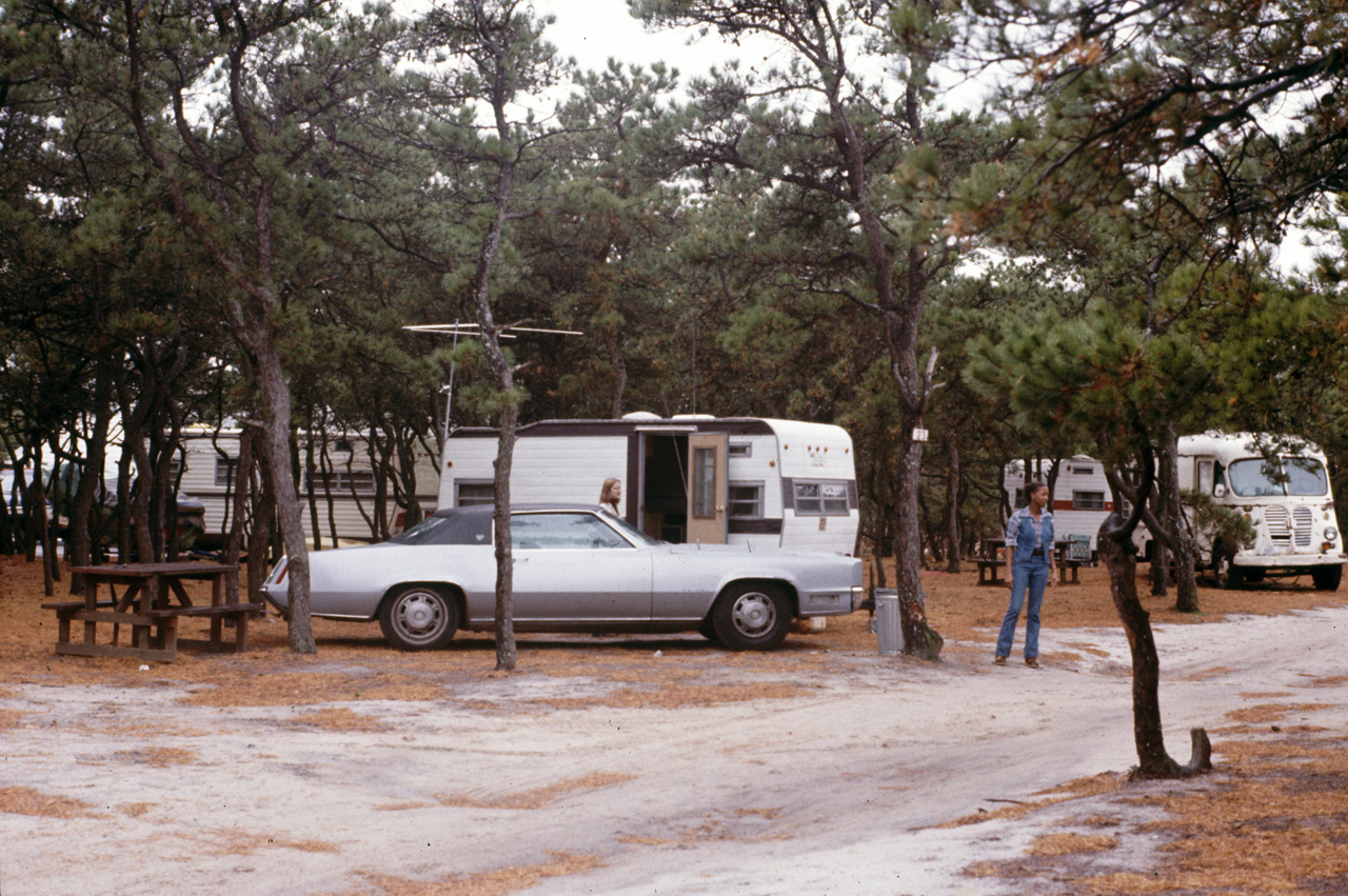 1977-11-24, 005, Diana & Georgia, Cape Cod, MA