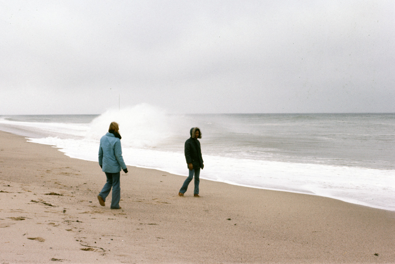 1977-11-24, 015, Diana & Georgia, Cape Cod, MA