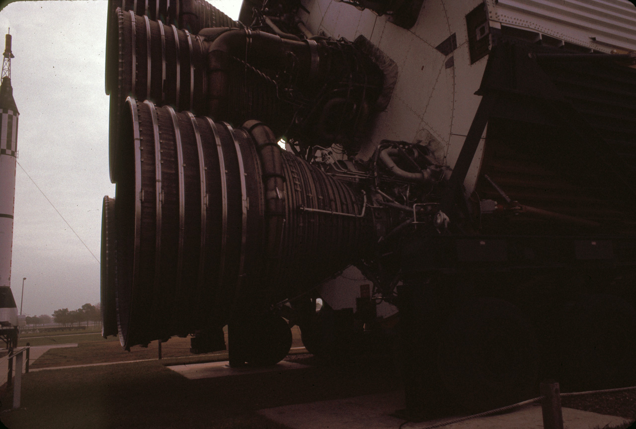 1982-12-01, 015, Saturn V, NASA, Texas