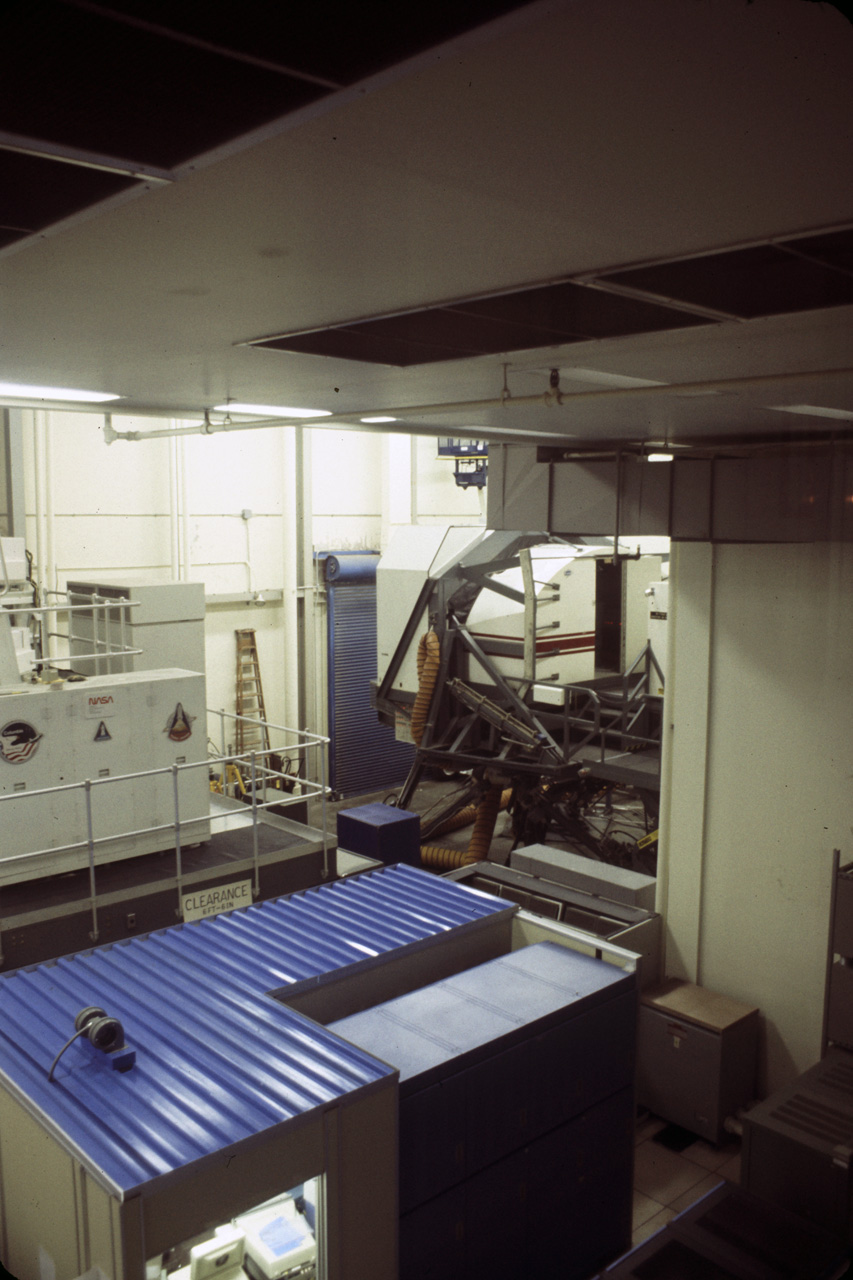 1982-12-01, 043, Flight Simulator, NASA, Texas