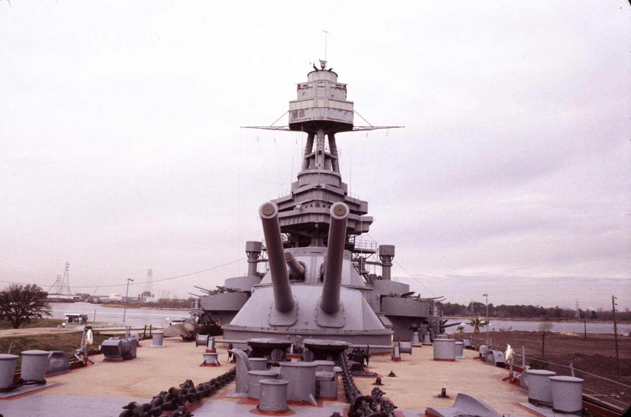 1983-01-30, 007, USS Texas Battleship