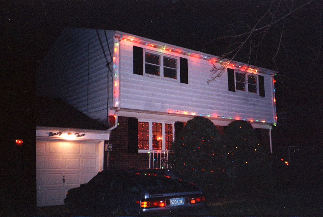 1993-12-25, 018, Christmas Lights, 93 Taggart Way, Saddle Brook