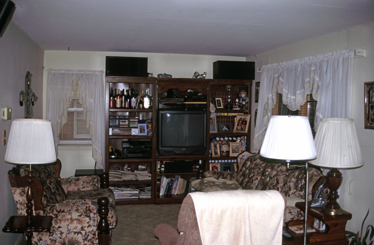 2004-07-01, 004, Living Room, Saddle Brook, NJ