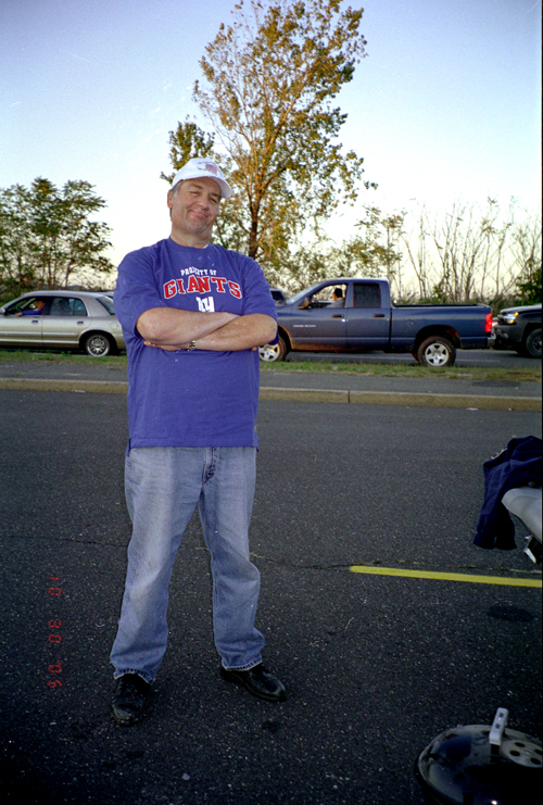 05-10-30, 22, Nick as a Gaints fan at Giants Stadium, NJ