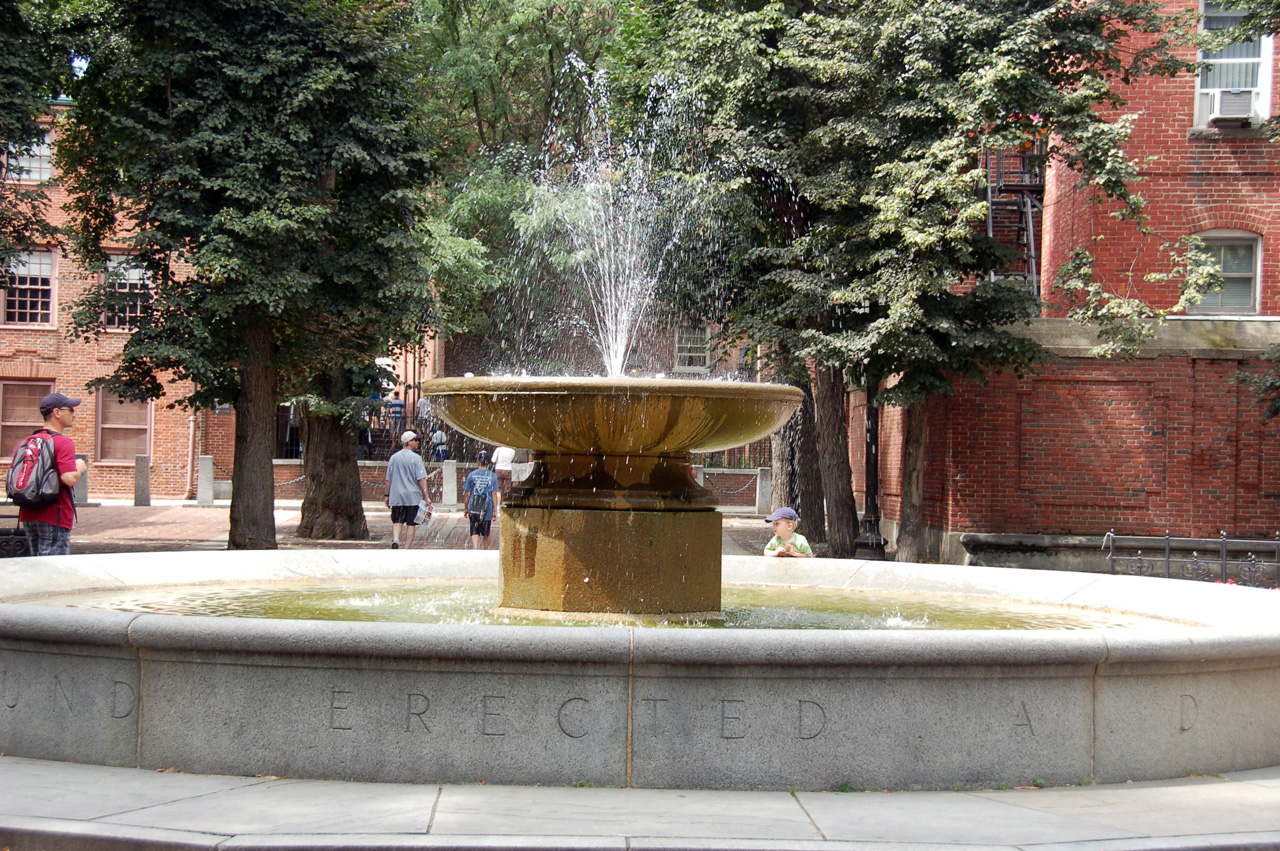 2009-08-23, 028, Fountain, Boston